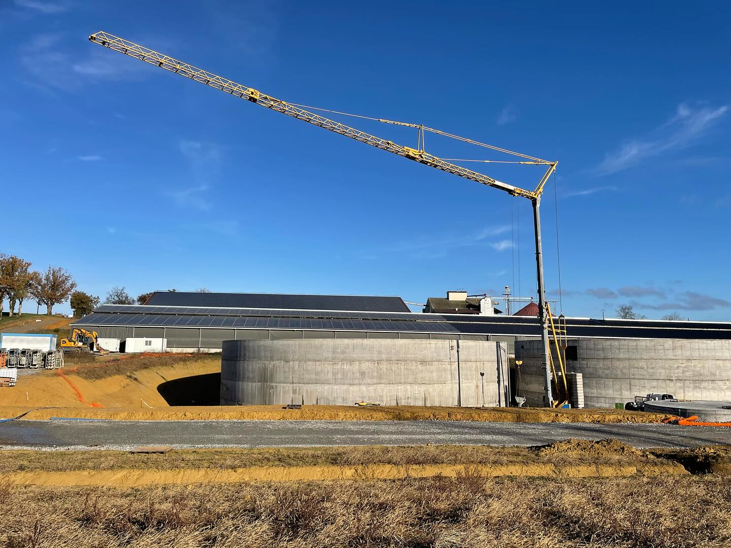 CM LOCAGRUES - Réserver une grue à montage rapide pour levage sécurisé CM LOCAGRUES